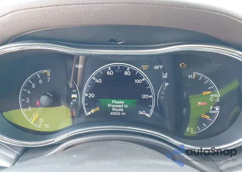 2019 Jeep Grand Cherokee Overland 4X4 z USA, uszkodzony, nr VIN 1C4RJFCG3KC699948